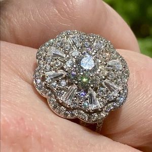 Beautiful cluster ring (QVC)
